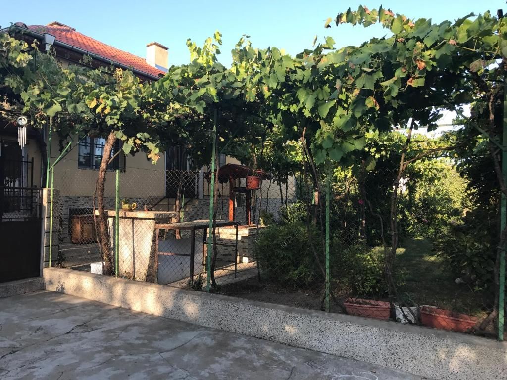 Дома для отпуска Guesthouse Planinsko Gnezdo Tŭzha-50